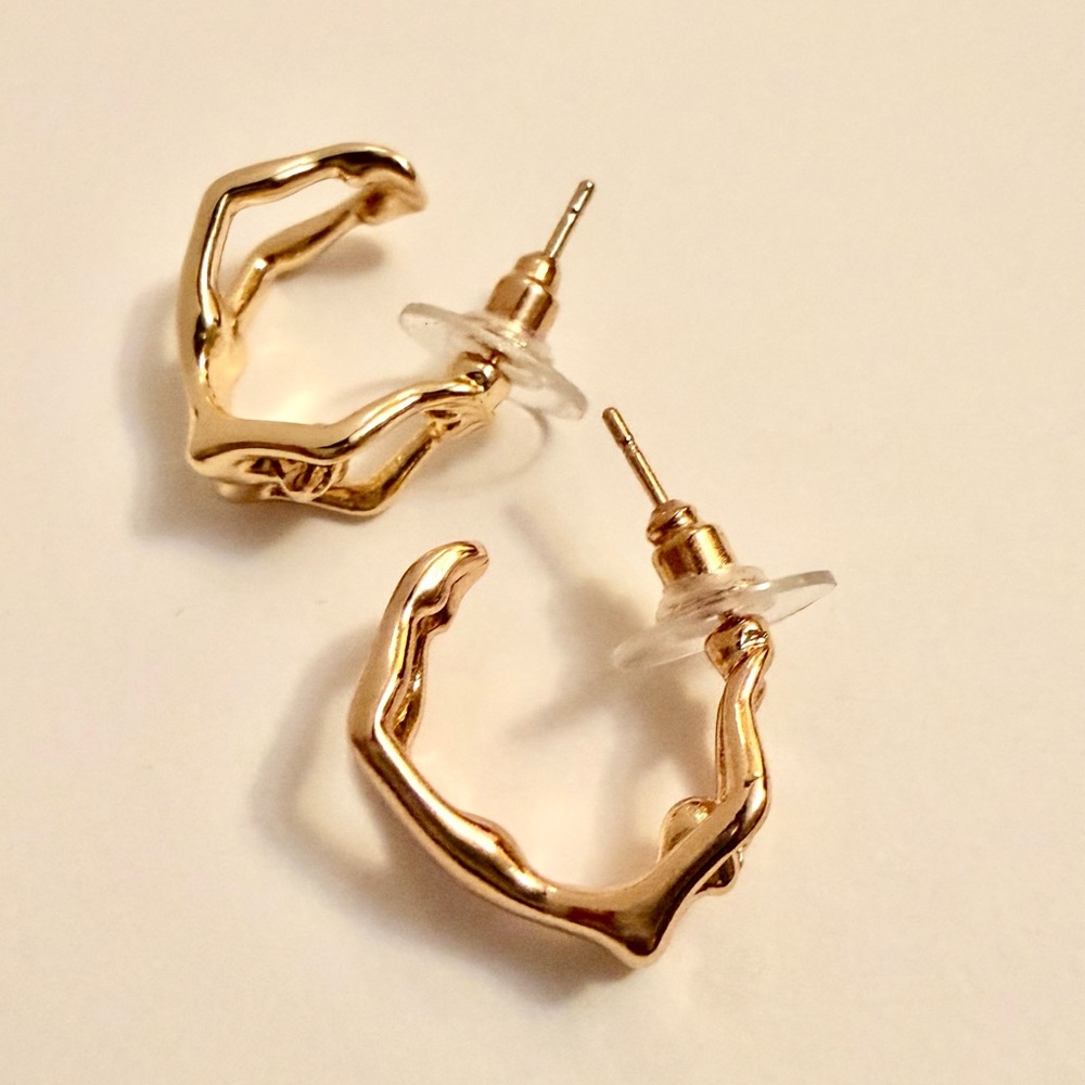Sculptural Gold Hoop Earrings - Women Jewelry